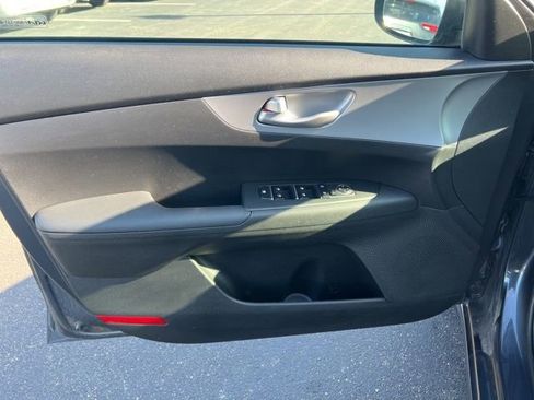 Certified 2023 Kia Forte LXS w/ LXS Technology Package image 24