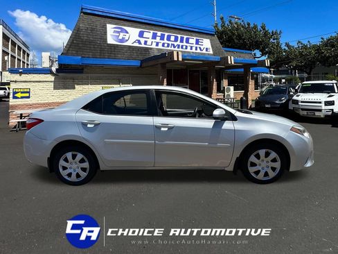 Used 2016 Toyota Corolla LE FWD image 8