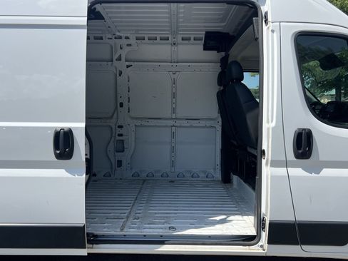 Used 2025 RAM ProMaster 2500 w/ Convenience Group FWD image 19