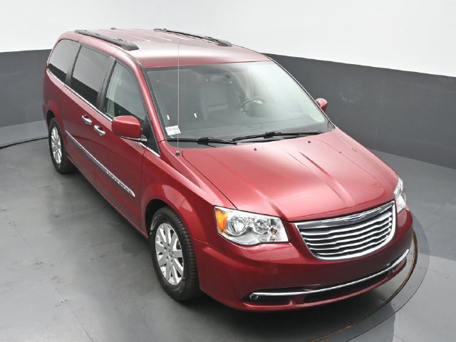 Used 2016 Chrysler Town & Country Touring w/ Driver Convenience Group FWD image 43