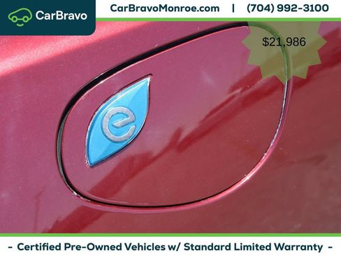 Used 2021 Chrysler Pacifica Pinnacle FWD image 11