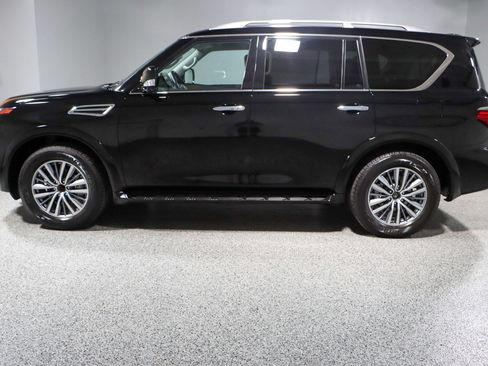 Used 2024 Nissan Armada SL image 10