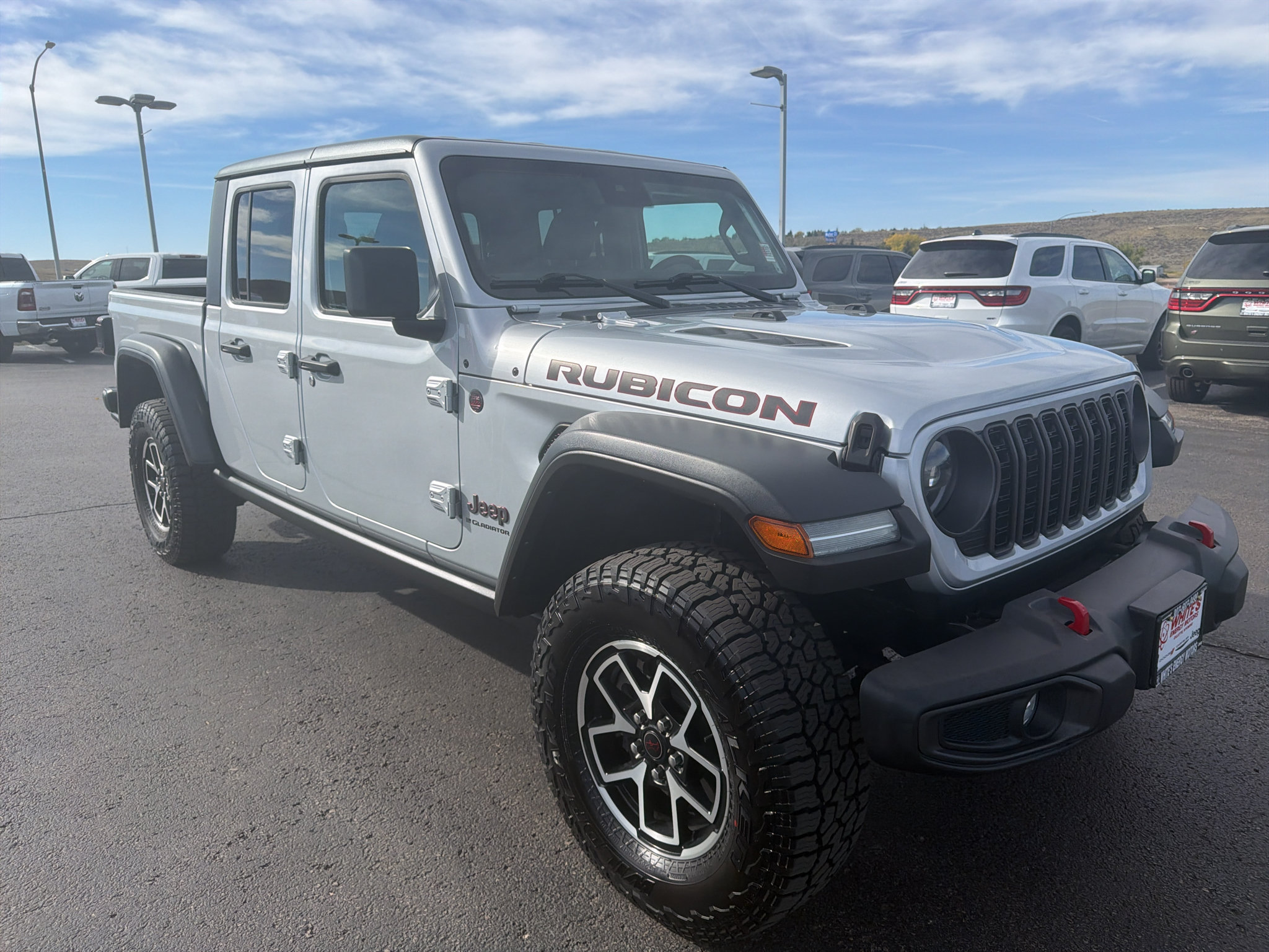 Used 2024 Jeep Gladiator Rubicon w/ Convenience Group AWD/4WD image 3
