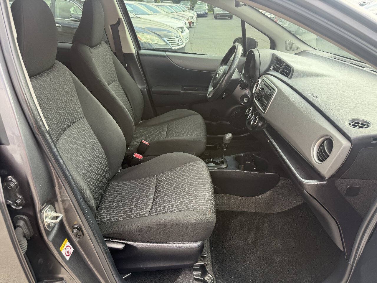 Used 2014 Toyota Yaris LE FWD image 13