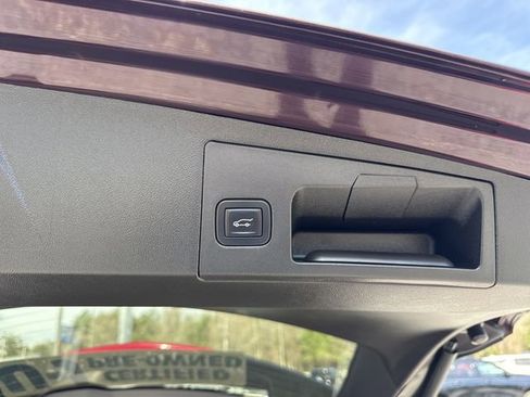 Used 2017 Cadillac XT5 Premium Luxury image 36