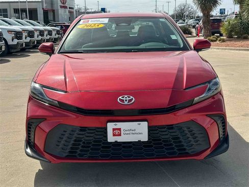 Certified 2025 Toyota Camry SE image 8