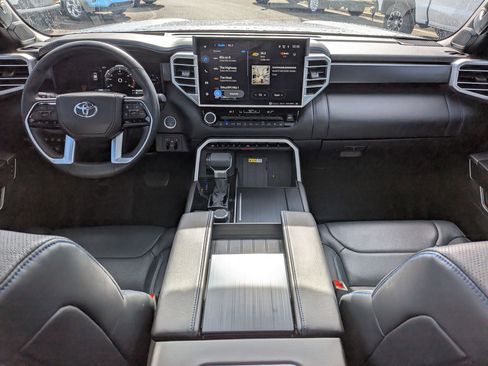Used 2024 Toyota Sequoia Platinum AWD/4WD image 25