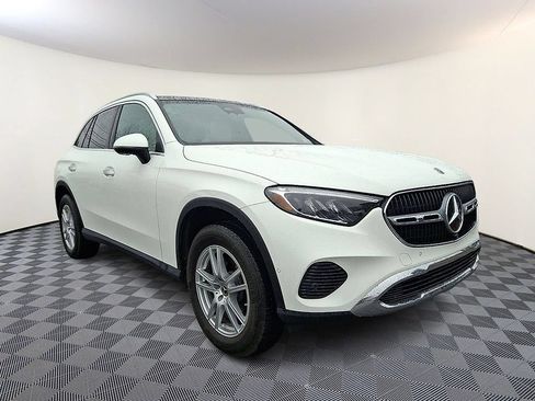Used 2023 Mercedes-Benz GLC 300 4MATIC image 1