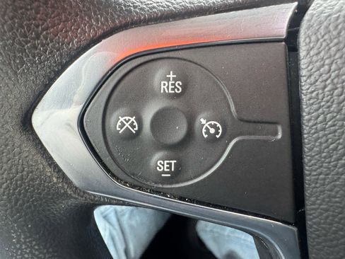 Used 2018 Chevrolet Traverse LS image 17