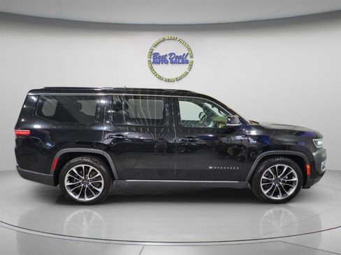 Used 2022 Jeep Wagoneer Series III w/ Premium Group I AWD/4WD image 7