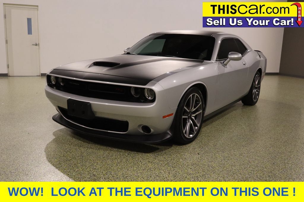 Used 2023 Dodge Challenger R/T RWD image 5