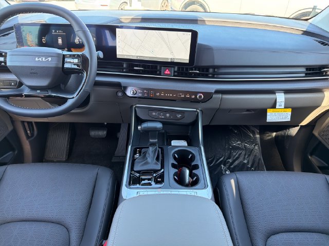 New 2027 Kia Carnival EX FWD image 9