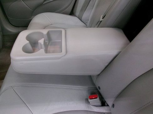 Used 2011 Buick Lucerne CXL FWD image 22