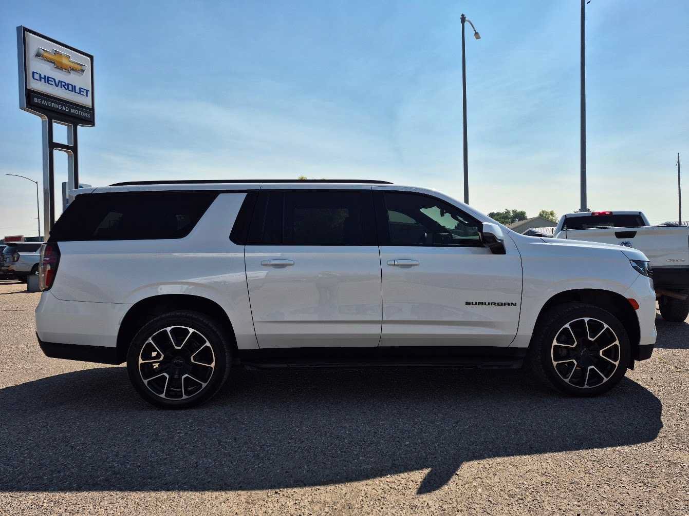Used 2023 Chevrolet Suburban RST w/ Luxury Package AWD/4WD image 6