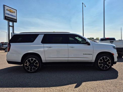 Used 2023 Chevrolet Suburban RST w/ Luxury Package AWD/4WD image 6