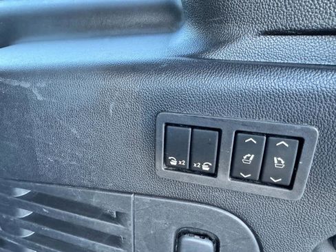 Used 2016 Chevrolet Suburban LT w/ Luxury Package AWD/4WD image 26