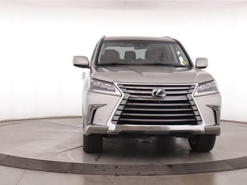 Used 2017 Lexus LX 570 4WD image 12