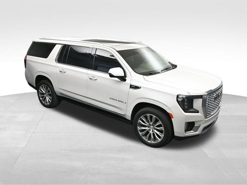 Used 2021 GMC Yukon XL Denali image 24