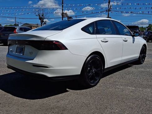 Certified 2025 Honda Accord SE image 6
