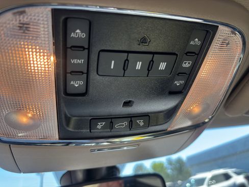 Used 2021 Jeep Grand Cherokee Limited w/ Luxury Group II AWD/4WD image 22