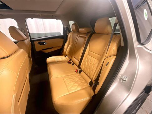 Used 2022 Nissan Rogue Platinum w/ Head-Up Display Package image 15