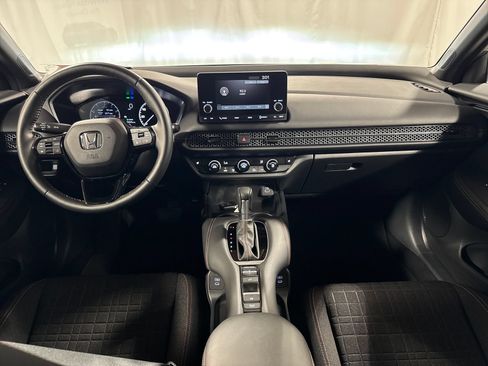 Used 2025 Honda HR-V Sport image 3