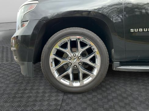 Used 2018 Chevrolet Suburban LT image 14