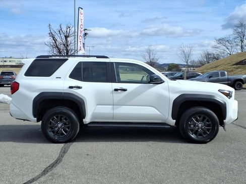 Certified 2025 Toyota 4Runner SR5 image 3