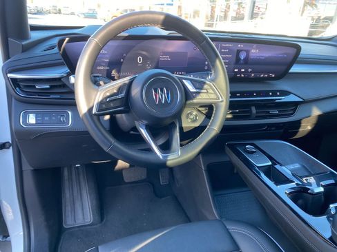 Used 2025 Buick Enclave Preferred image 10