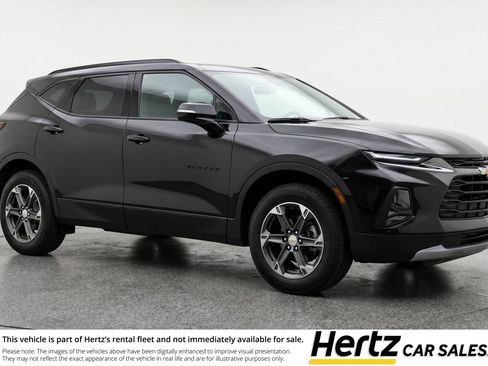 Used 2025 Chevrolet Blazer LT FWD image 1