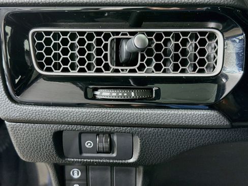 Used 2024 Honda Civic Sport image 9