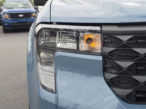 New 2025 Ford Maverick XLT w/ XLT Luxury Package image 7