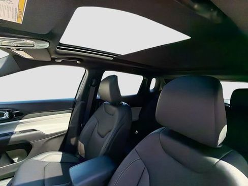 New 2026 Jeep Compass Limited w/ Sun, Sound & Navigation Group AWD/4WD image 24