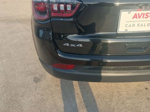 Used 2025 Jeep Compass Limited image 11