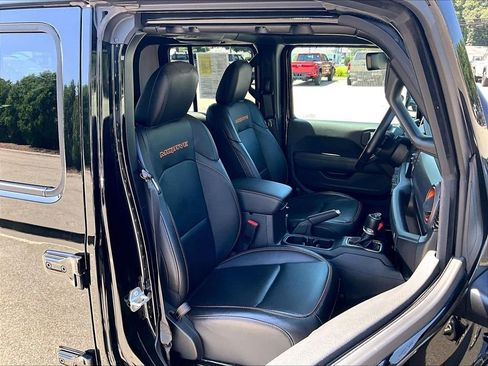 Used 2023 Jeep Gladiator Mojave w/ Cold Weather Group AWD/4WD image 11
