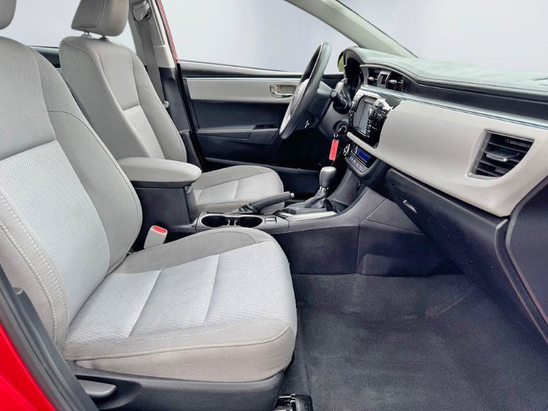 Used 2015 Toyota Corolla LE FWD image 17