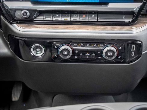 Used 2022 Chevrolet Silverado 1500 LT image 25