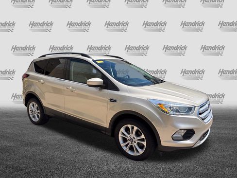 Used 2017 Ford Escape SE w/ Equipment Group 201A FWD image 5