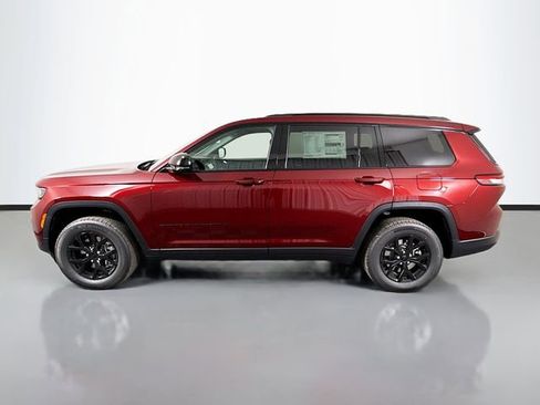 New 2025 Jeep Grand Cherokee L Altitude image 4