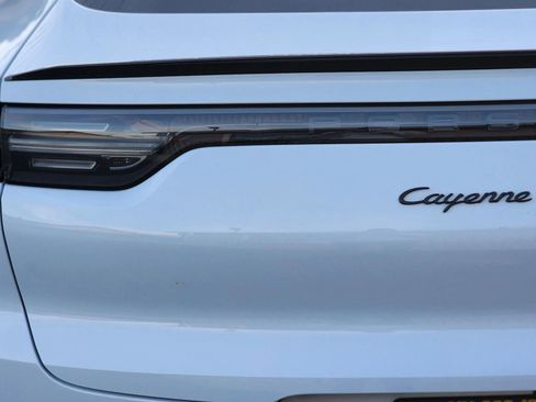 Used 2023 Porsche Cayenne GTS AWD/4WD image 5