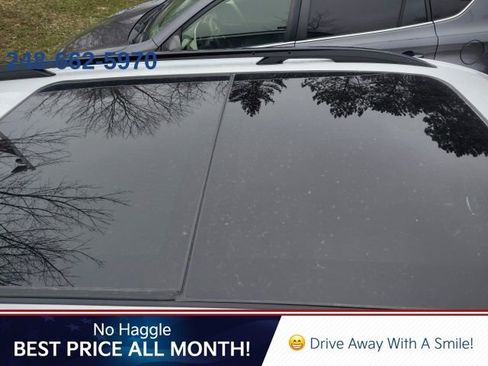 Used 2023 GMC Terrain SLT w/ Tech Package image 9