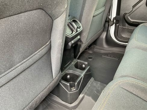 Used 2025 Jeep Gladiator Sport AWD/4WD image 26