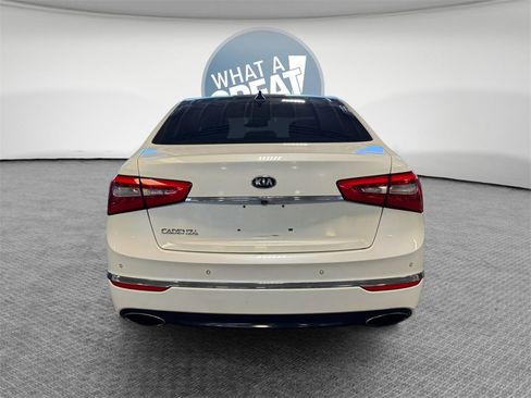 Used 2015 Kia Cadenza Premium w/ Luxury Package image 5