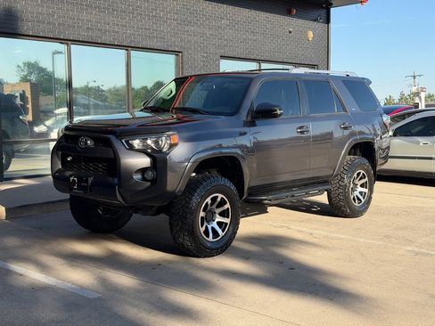 Used 2018 Toyota 4Runner SR5 Premium AWD/4WD image 17