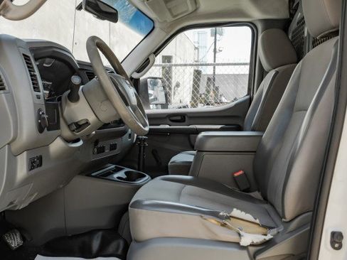 Used 2013 Nissan NV 2500 S w/ Side Curtain Airbag Pkg image 3