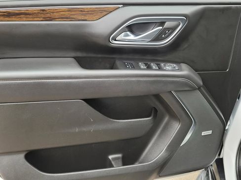 Used 2023 Chevrolet Suburban Premier image 22