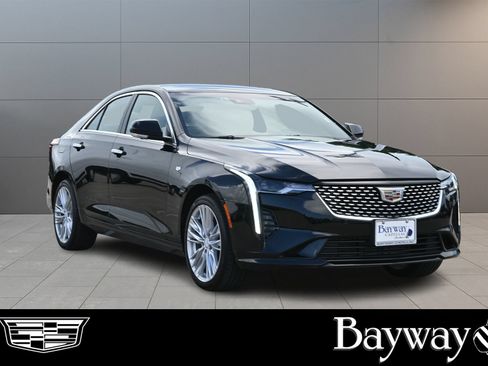 Used 2026 Cadillac CT4 Premium Luxury AWD/4WD image 4