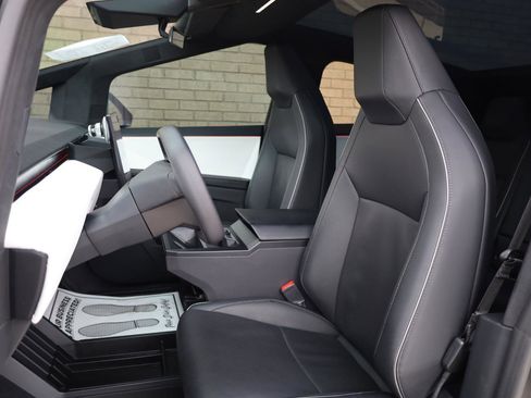 Used 2024 Tesla Cybertruck AWD Crew Cab image 17