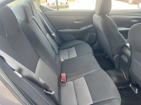 Certified 2022 Nissan Sentra SV FWD image 13