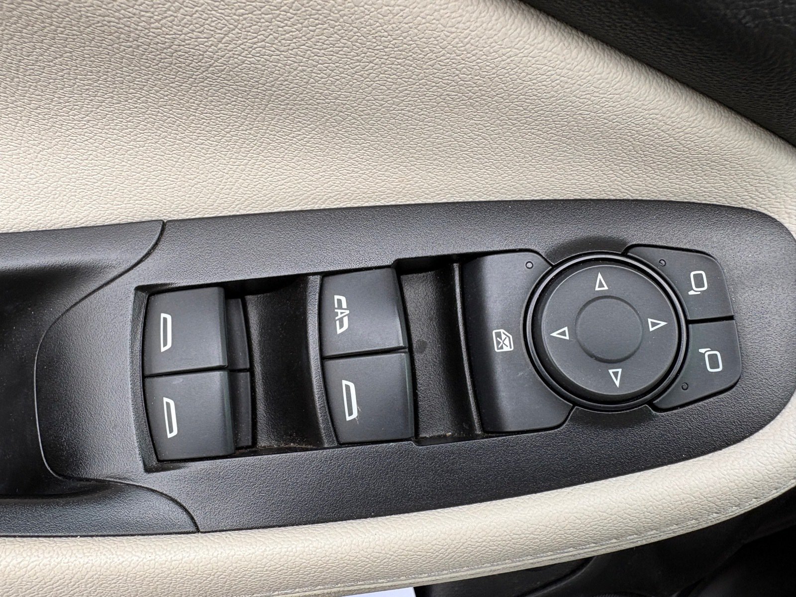 Used 2023 Buick Encore GX Essence w/ Experience Buick Package FWD image 16